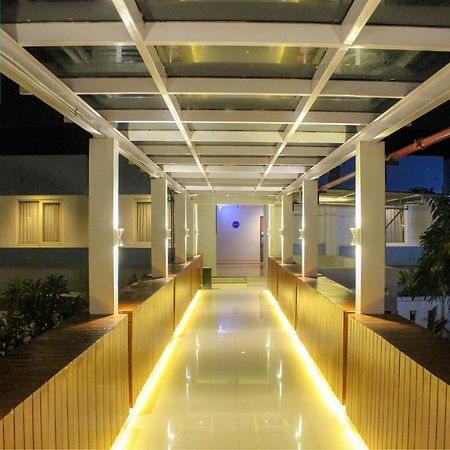 Dafam Hotel Cilacap Exterior photo