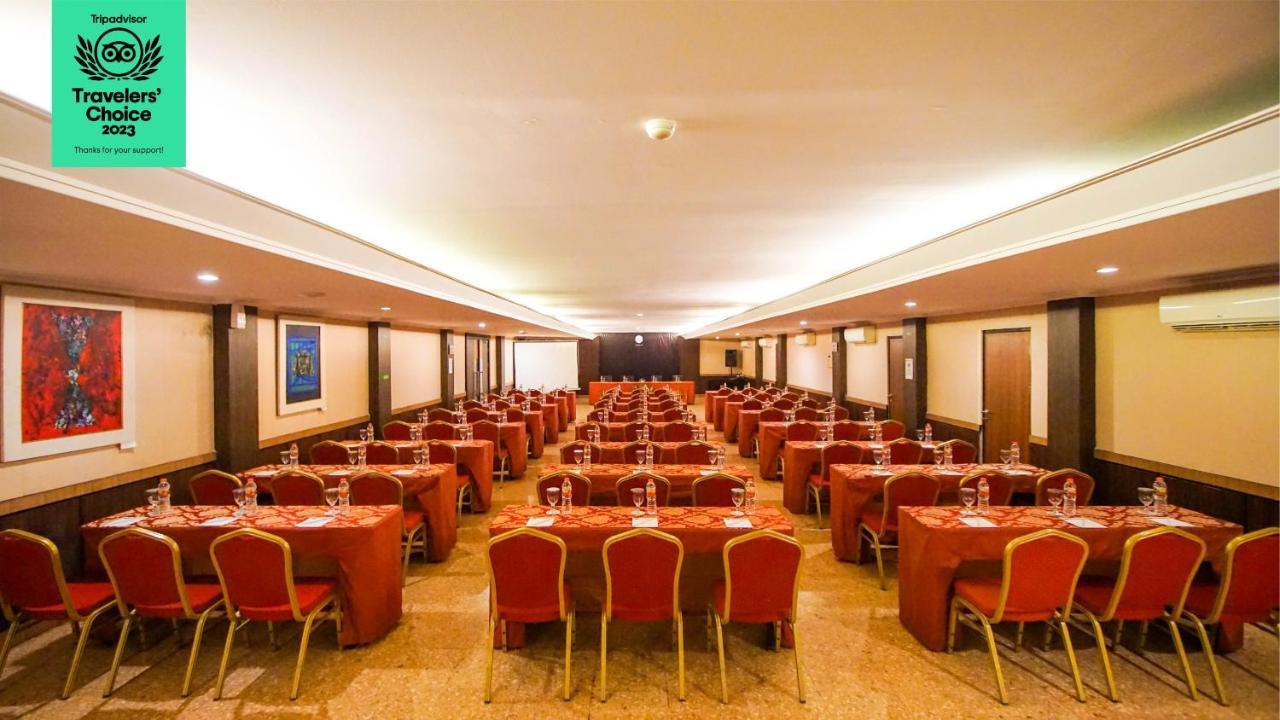Dafam Hotel Cilacap Exterior photo