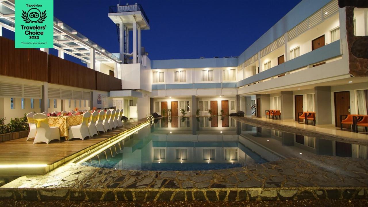 Dafam Hotel Cilacap Exterior photo